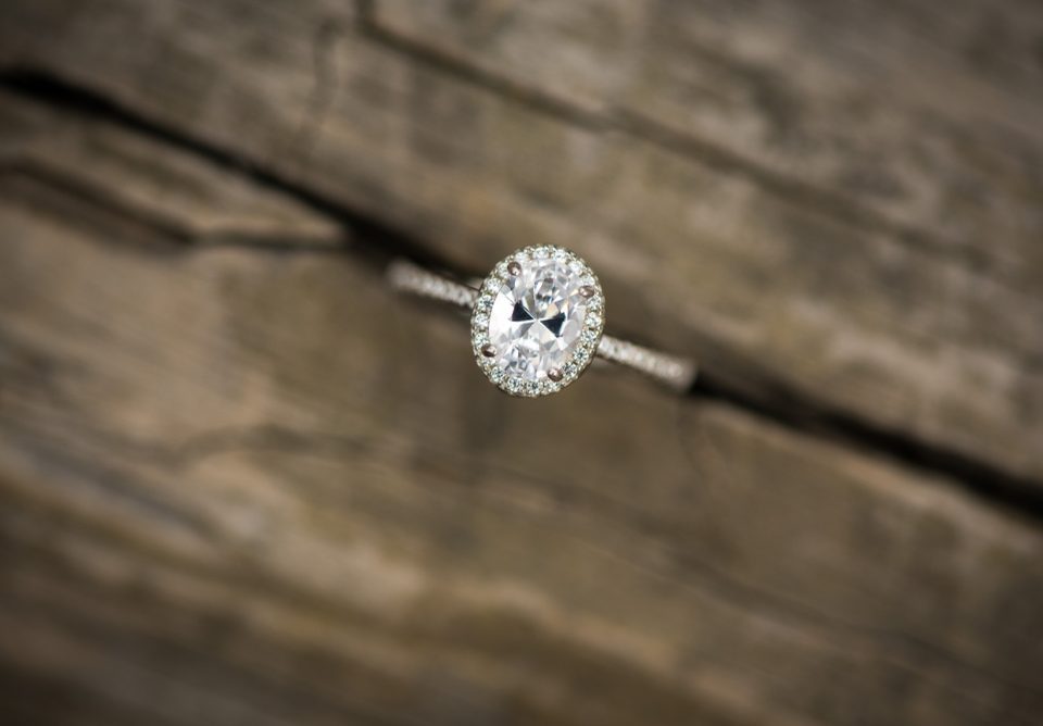 halo settings diamond engagement ring